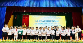 355 học sinh khó khăn tại Hà Tĩnh nhận học bổng Zhi Shan