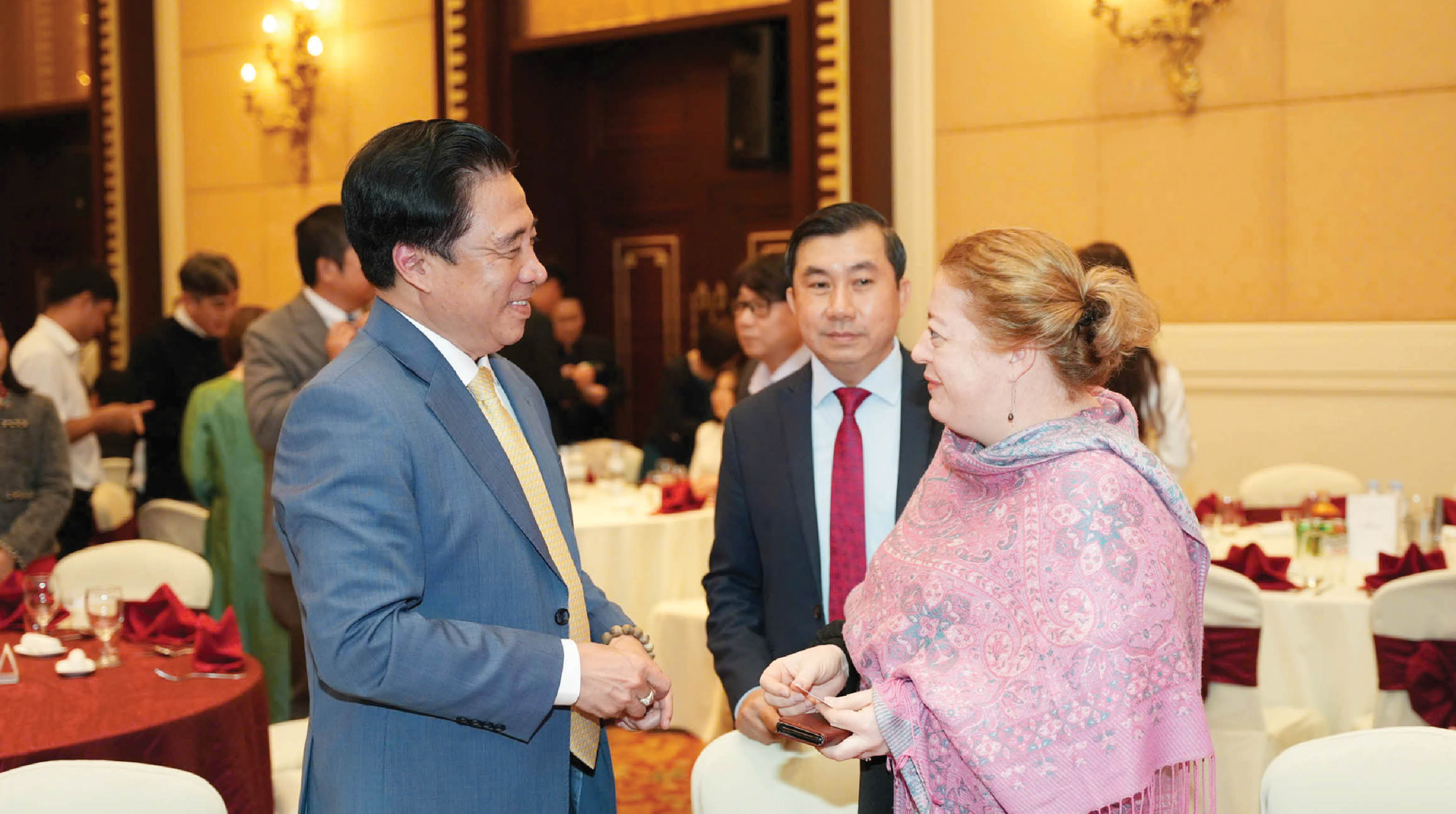 Cầu nối hữu nghị quốc tế qua ngoại giao nhân dân Cầu nối hữu nghị quốc tế qua ngoại giao nhân dân