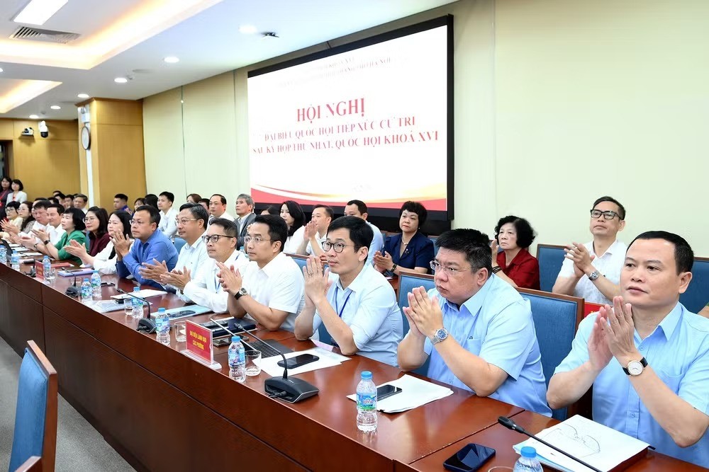 Các đại biểu và cử tri tham dự hội nghị. (Ảnh: Đăng Khoa)