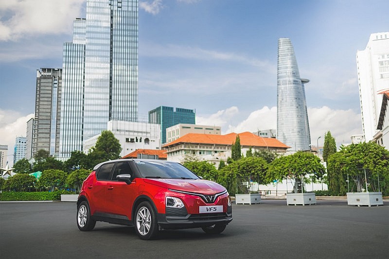 SUV đô thị “tiết kiệm kép” VinFast VF 5: Mua dễ, nuôi còn dễ hơn