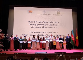 Trang sách nối tình hữu nghị Việt Nam – Azerbaijan