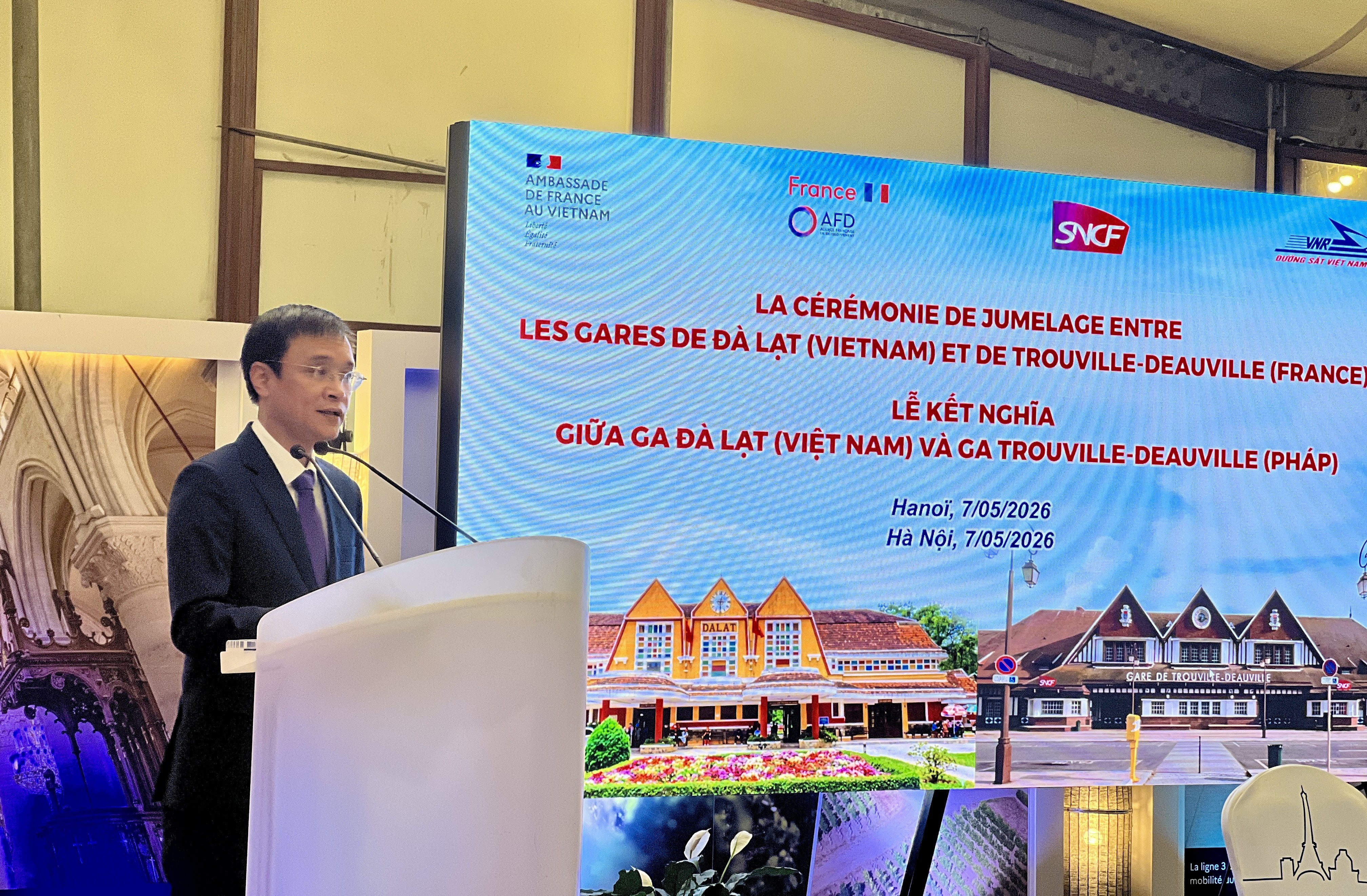Ga Đà Lạt “gặp lại” nguồn cảm hứng kiến trúc từ nước Pháp sau gần 100 năm Ký kết thỏa thuận kết nghĩa giữa ga Đà Lạt và ga Trouville-Deauville: “cuộc hội ngộ” giàu ý nghĩa lịch sử sau gần 100 năm