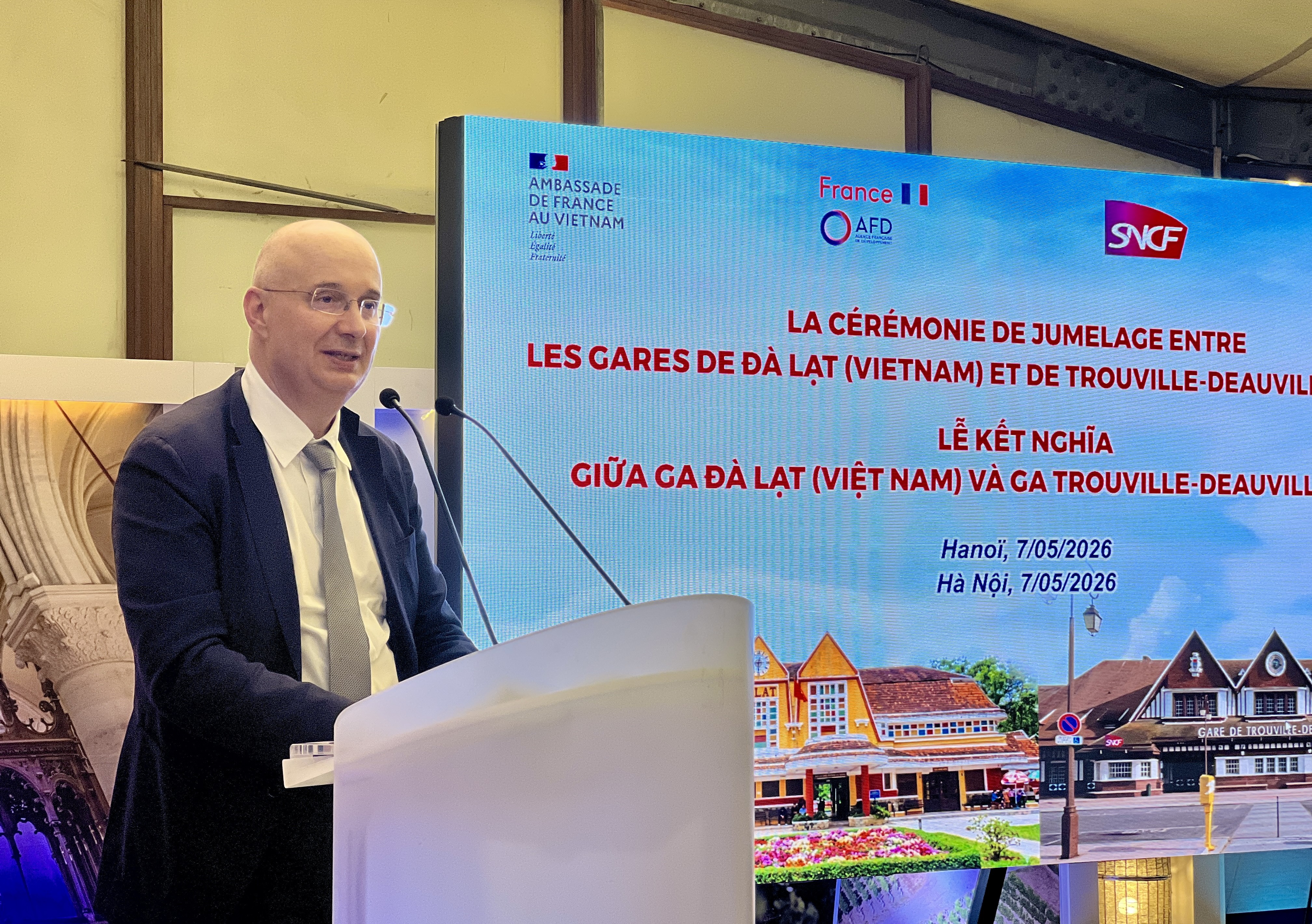 Ga Đà Lạt “gặp lại” nguồn cảm hứng kiến trúc từ nước Pháp sau gần 100 năm Ký kết thỏa thuận kết nghĩa giữa ga Đà Lạt và ga Trouville-Deauville: “cuộc hội ngộ” giàu ý nghĩa lịch sử sau gần 100 năm