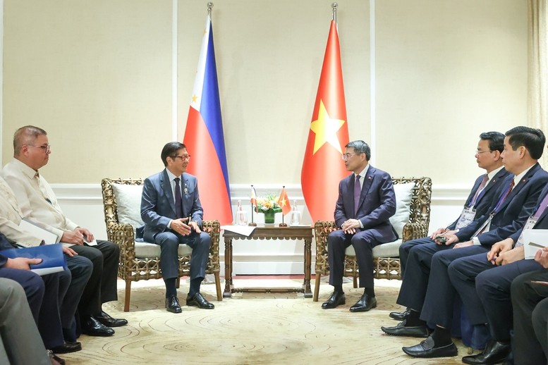 Hai nhà lãnh đạo nhất trí đề nghị hai bên tích cực thúc đẩy một số trọng tâm hợp tác trụ cột trong quan hệ Đối tác chiến lược - Ảnh: VGP/Nhật Bắc Hai nhà lãnh đạo nhất trí đề nghị hai bên tích cực thúc đẩy một số trọng tâm hợp tác trụ cột trong quan hệ Đối tác chiến lược - Ảnh: VGP/Nhật Bắc