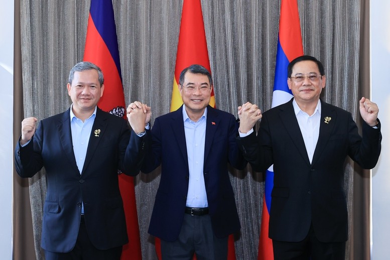 Thủ tướng Chính phủ Lê Minh Hưng đã có cuộc ăn sáng làm việc với Thủ tướng Campuchia Hun Manet và Thủ tướng Lào Sonexay Siphandone - Ảnh: VGP/Nhật Bắc Thủ tướng Chính phủ Lê Minh Hưng đã có cuộc ăn sáng làm việc với Thủ tướng Campuchia Hun Manet và Thủ tướng Lào Sonexay Siphandone - Ảnh: VGP/Nhật Bắc