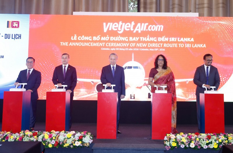 Vietjet chính thức công bố đường bay thẳng giữa TP.Hồ Chí Minh và Colombo trước sự chứng kiến của Tổng Bí thư, Chủ tịch nước Tô Lâm (giữa) và Thủ tướng Sri Lanka Harini Amarasuriya (thứ 2 từ phải sang) Vietjet chính thức công bố đường bay thẳng giữa TP.Hồ Chí Minh và Colombo trước sự chứng kiến của Tổng Bí thư, Chủ tịch nước Tô Lâm (giữa) và Thủ tướng Sri Lanka Harini Amarasuriya (thứ 2 từ phải sang)