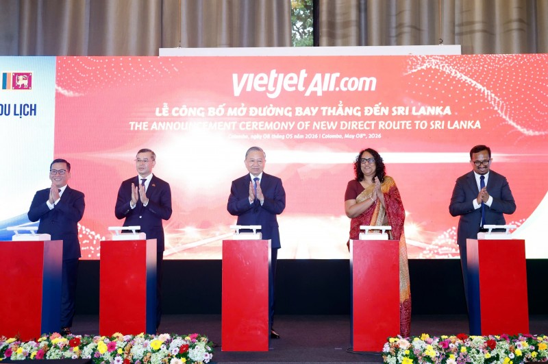 Vietjet chính thức công bố đường bay thẳng giữa TP.Hồ Chí Minh và Colombo trước sự chứng kiến của Tổng Bí thư, Chủ tịch nước Tô Lâm (giữa) và Thủ tướng Sri Lanka Harini Amarasuriya (thứ 2 từ phải sang) Vietjet chính thức công bố đường bay thẳng giữa TP.Hồ Chí Minh và Colombo trước sự chứng kiến của Tổng Bí thư, Chủ tịch nước Tô Lâm (giữa) và Thủ tướng Sri Lanka Harini Amarasuriya (thứ 2 từ phải sang)