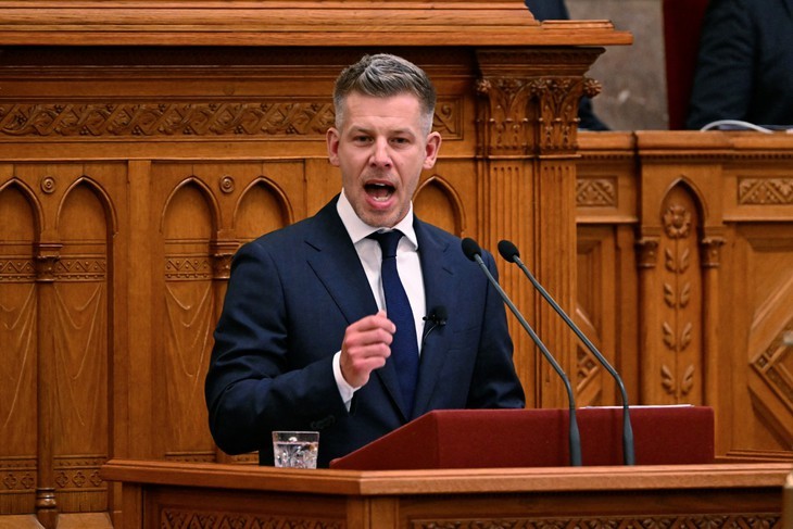 Tân Thủ tướng Hungary Peter Magyar phát biểu trong lễ tuyên thệ nhậm chức tại Quốc hội Hungary ở Budapest ngày 9/5. (Ảnh: AFP) Tân Thủ tướng Hungary Peter Magyar phát biểu trong lễ tuyên thệ nhậm chức tại Quốc hội Hungary ở Budapest ngày 9/5. (Ảnh: AFP)