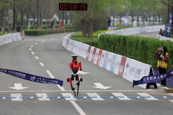 Robot hình người - không chỉ là câu chuyện chạy nhanh hơn con người