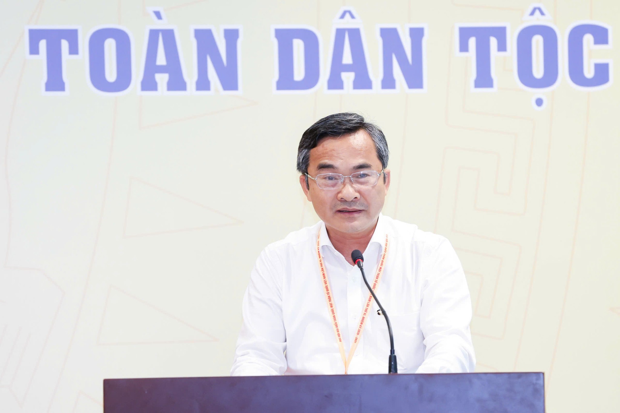 ông Nguyễn Phi Hùng, Phó Chủ tịch thường trực Ủy ban MTTQ Việt Nam thành phố Đà Nẵng