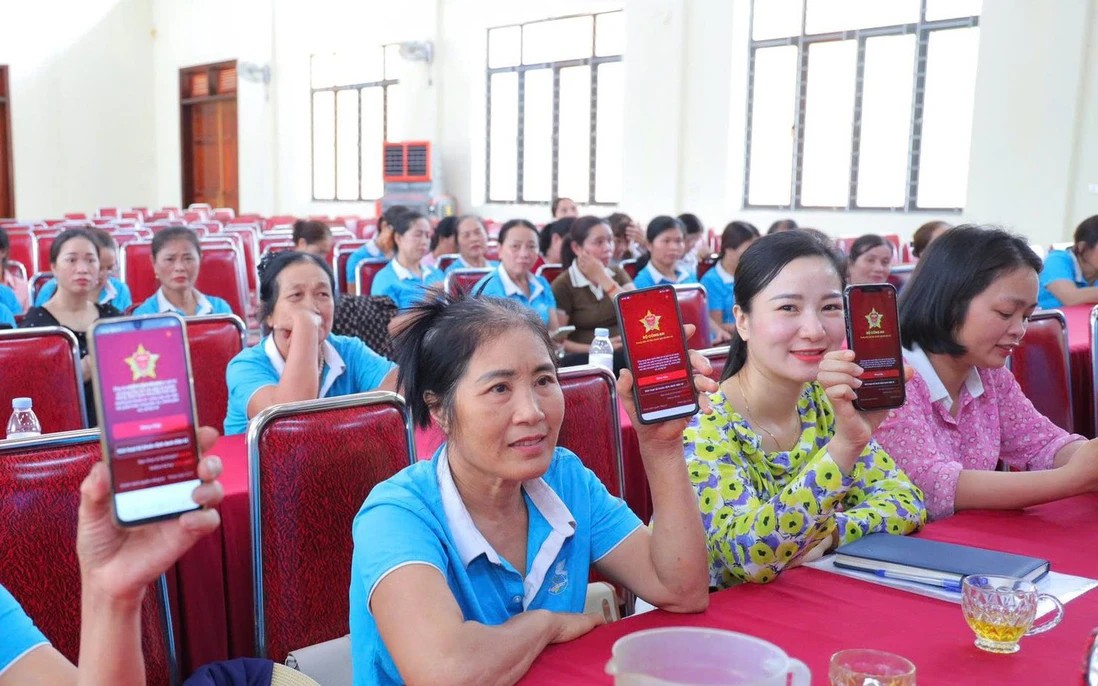 Hội LHPN xã Lam Thành tổ chức buổi hướng dẫn tham gia “Bình dân học vụ số” cho cán bộ, hội viên phụ nữ và đông đảo người dân trên địa bàn, tháng 5/2026