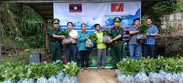 Sơn La triển khai mô hình “Chia sẻ yêu thương, biên cương gắn kết”