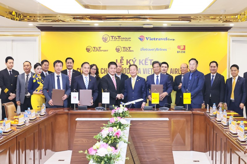 Với Vietravel Airlines, cấu trúc logistics “biển – bộ – không” của T&T Group đang dần hình thành rõ nét. Với Vietravel Airlines, cấu trúc logistics “biển – bộ – không” của T&T Group đang dần hình thành rõ nét.