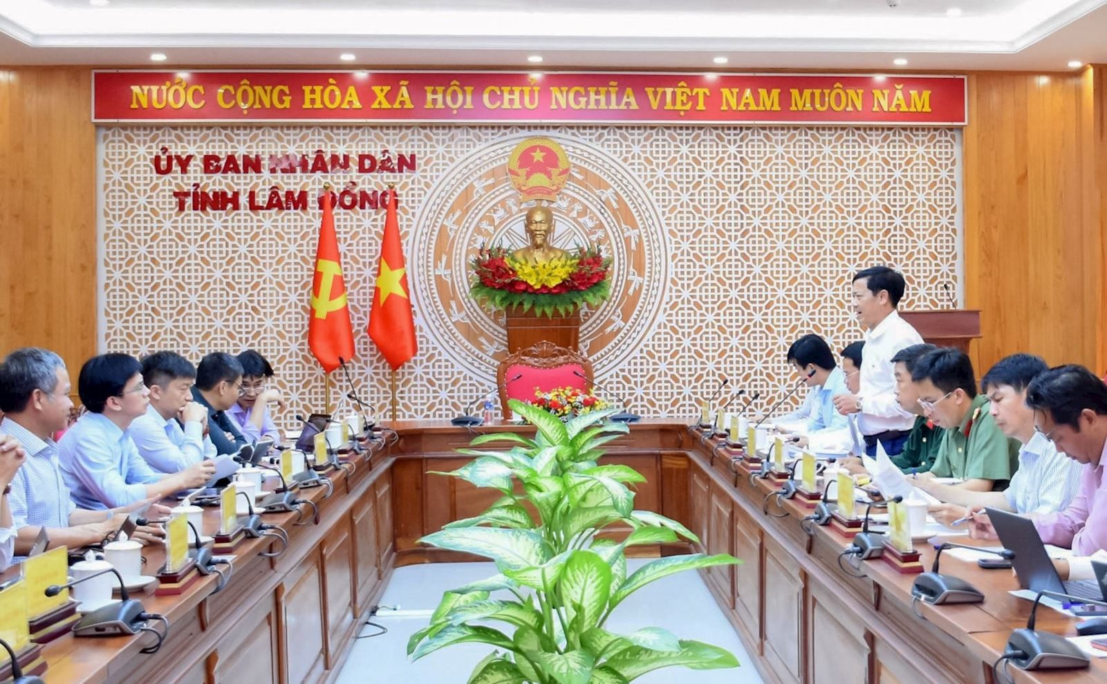 EVNGENCO1 làm việc với UBND tỉnh Lâm Đồng, chủ động đề xuất đầu tư các dự án điện mặt trời nổi trên hồ thủy điện tại địa phương