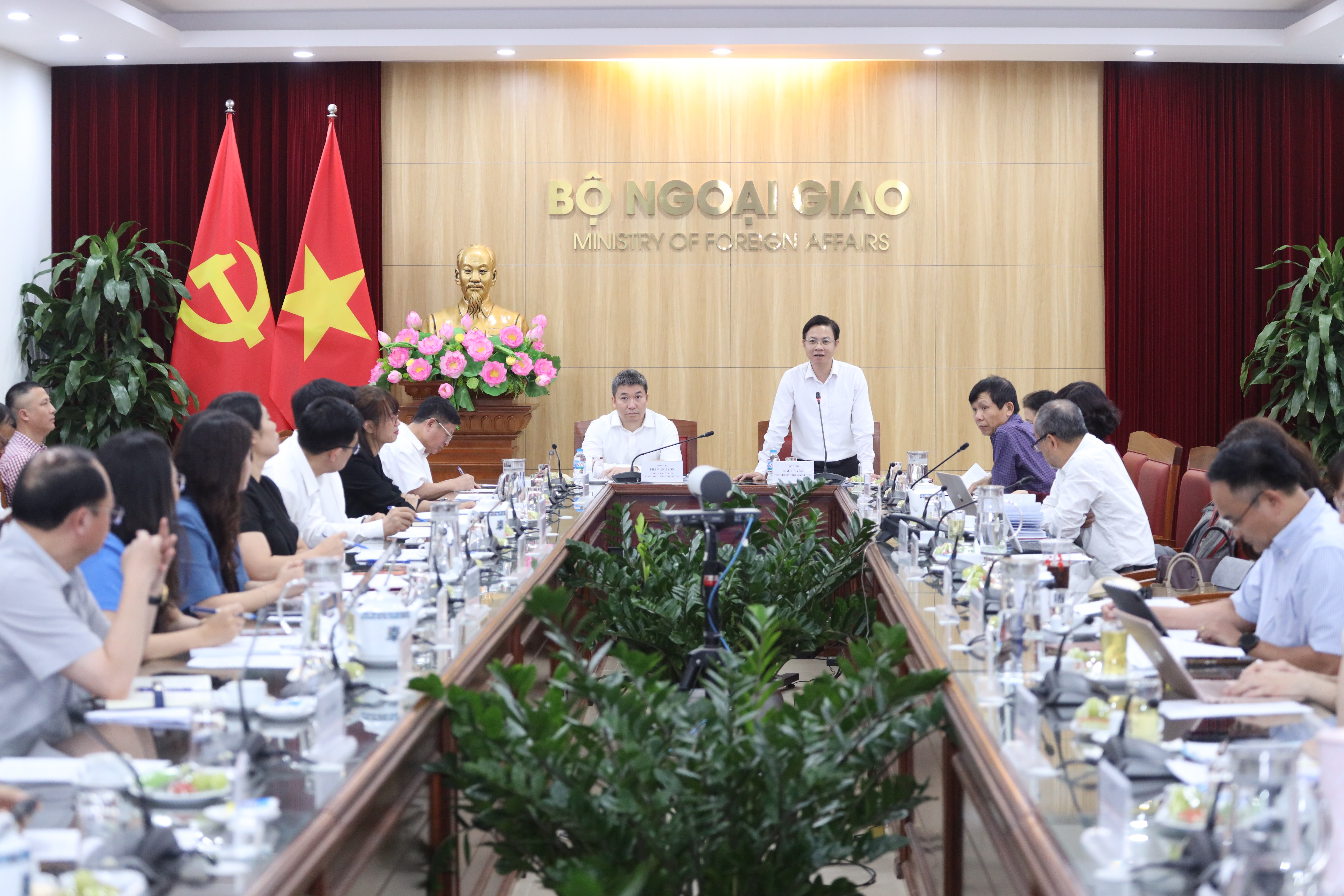Đối ngoại nhân dân trong kỷ nguyên mới: Từ chủ trương của Đảng đến giải pháp đột phá, nâng cao hiệu quả thực tiễn Đối ngoại nhân dân trong kỷ nguyên mới: Từ chủ trương của Đảng đến giải pháp đột phá, nâng cao hiệu quả thực tiễn