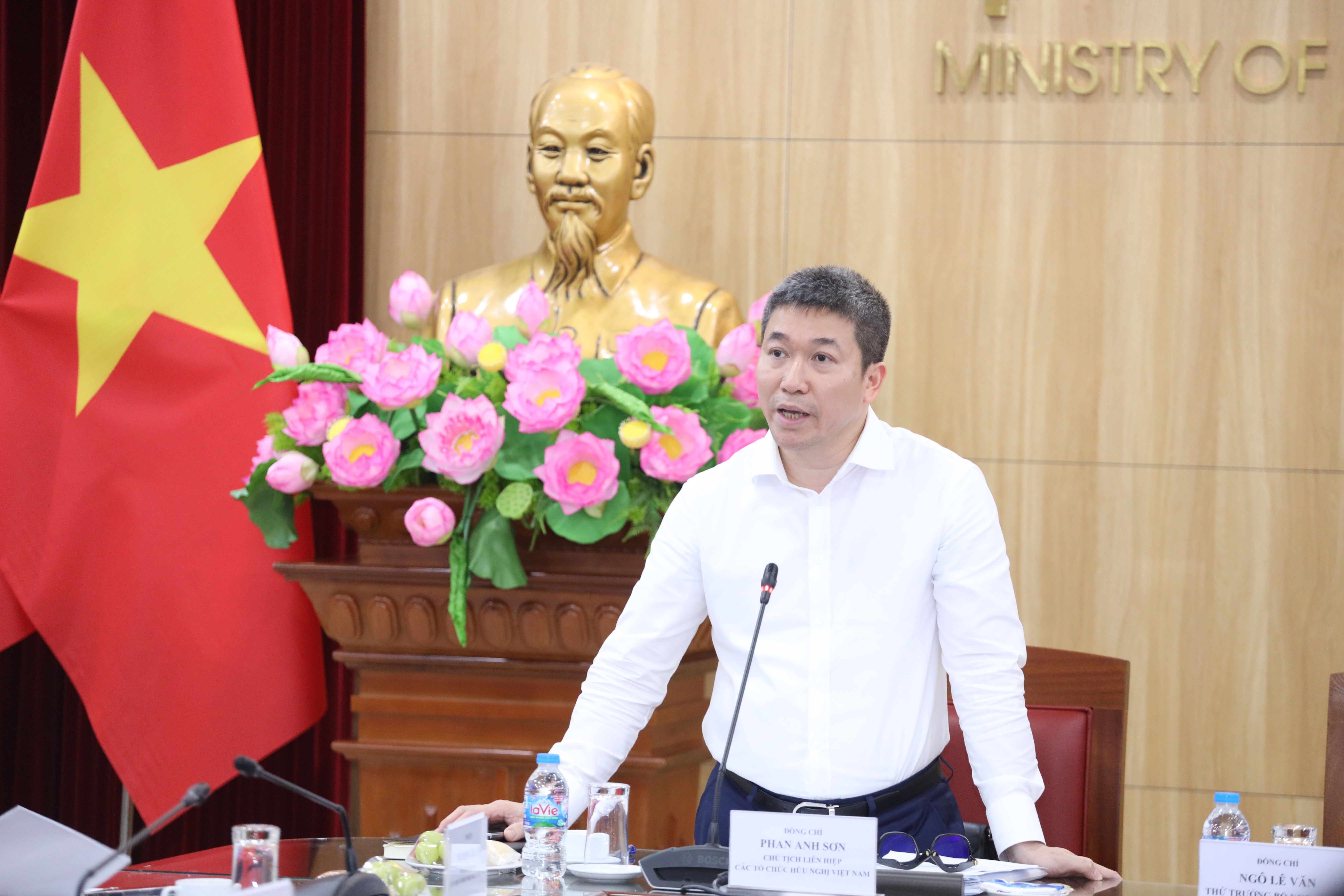 Chủ tịch Liên hiệp các tổ chức hữu nghị Việt Nam Phan Anh Sơn Chủ tịch Liên hiệp các tổ chức hữu nghị Việt Nam Phan Anh Sơn