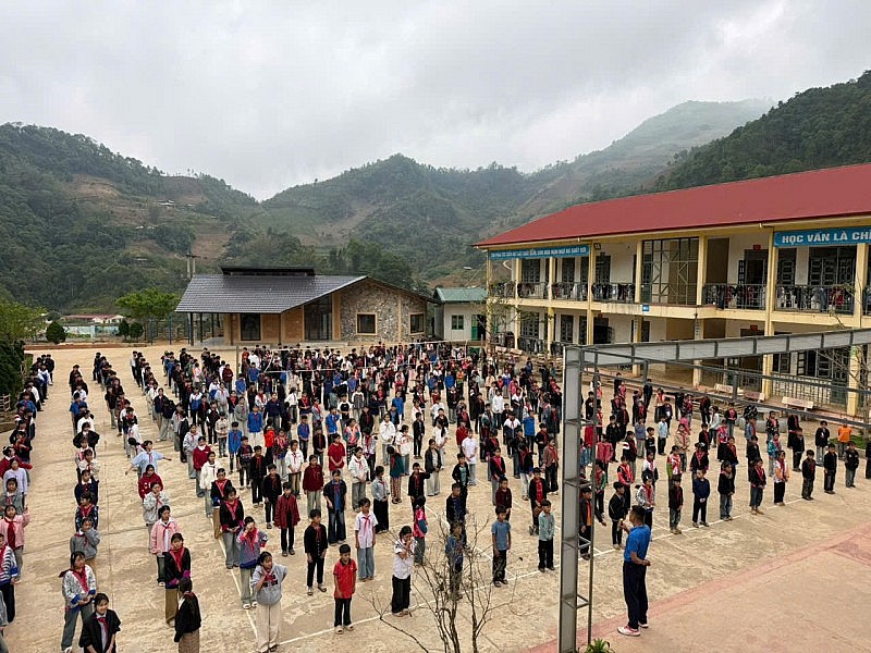 Giữ lớp học sáng đèn nơi vùng cao Sín Chải Giữ lớp học sáng đèn nơi vùng cao Sín Chải