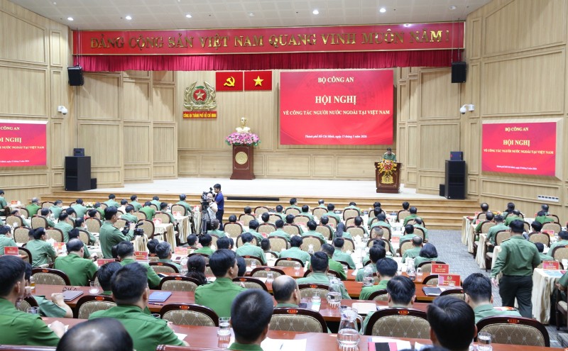 Hội nghị về công tác người nước ngoài tại Việt Nam Hội nghị về công tác người nước ngoài tại Việt Nam