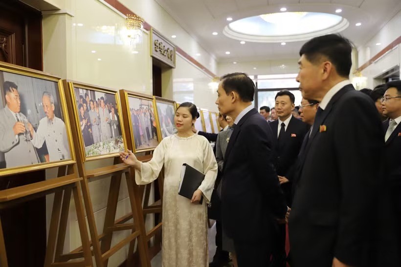 Triển lãm ảnh về quan hệ Việt Nam-Triều Tiên