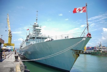 Tàu Hải quân Hoàng gia Canada thăm hữu nghị thành phố Đà Nẵng