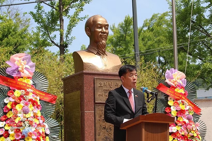 Vietnamese Ambassador to the RoK Vu Ho speaks at the event. (Photo: VNA) Vietnamese Ambassador to the RoK Vu Ho speaks at the event. (Photo: VNA)