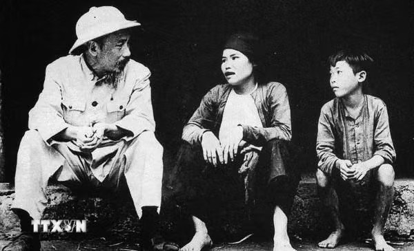 Đạo đức Hồ Chí Minh - biểu tượng văn hóa sáng ngời Đạo đức Hồ Chí Minh - biểu tượng văn hóa sáng ngời