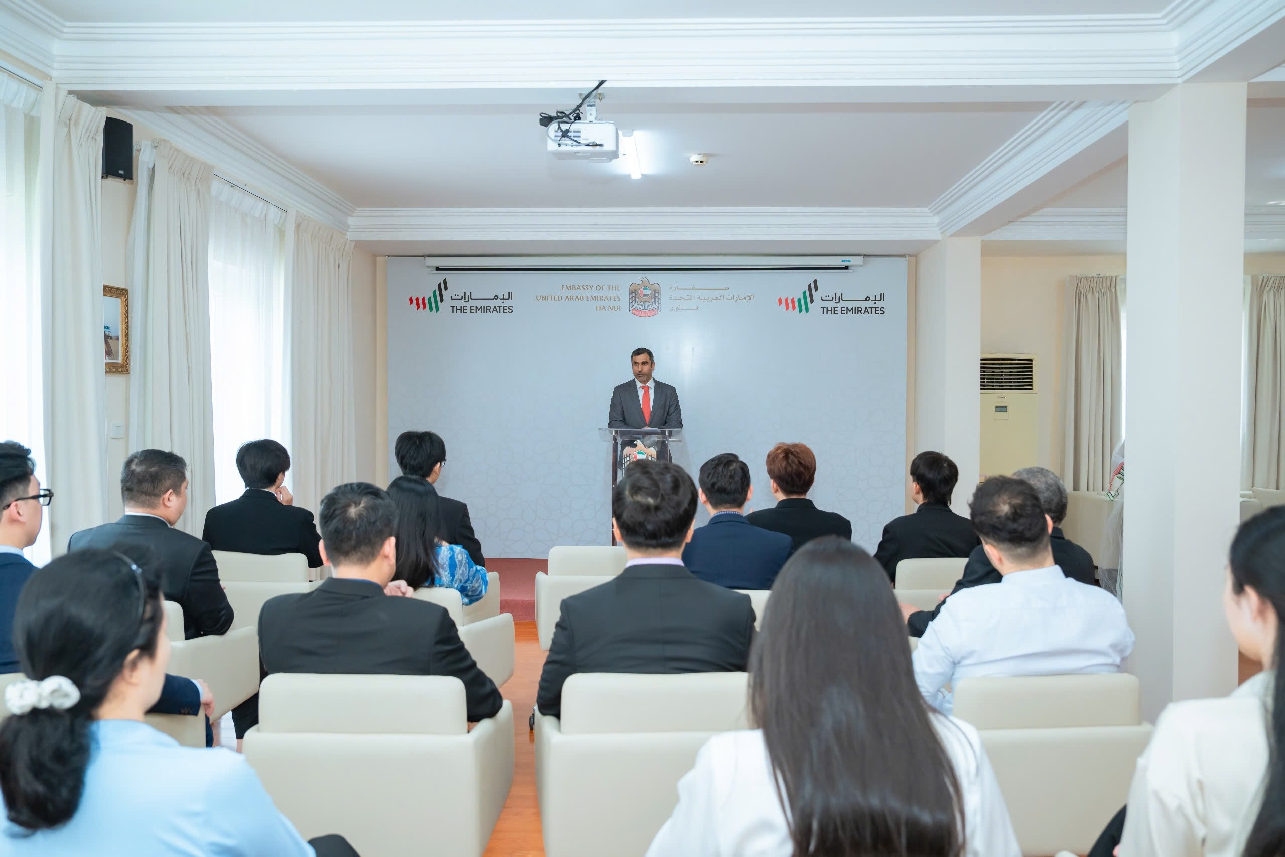 Đại sứ quán UAE vinh danh đội tuyển Đại học Lạc Hồng đạt giải quốc tế tại Dubai Đại sứ quán UAE vinh danh đội tuyển Đại học Lạc Hồng đạt giải quốc tế tại Dubai