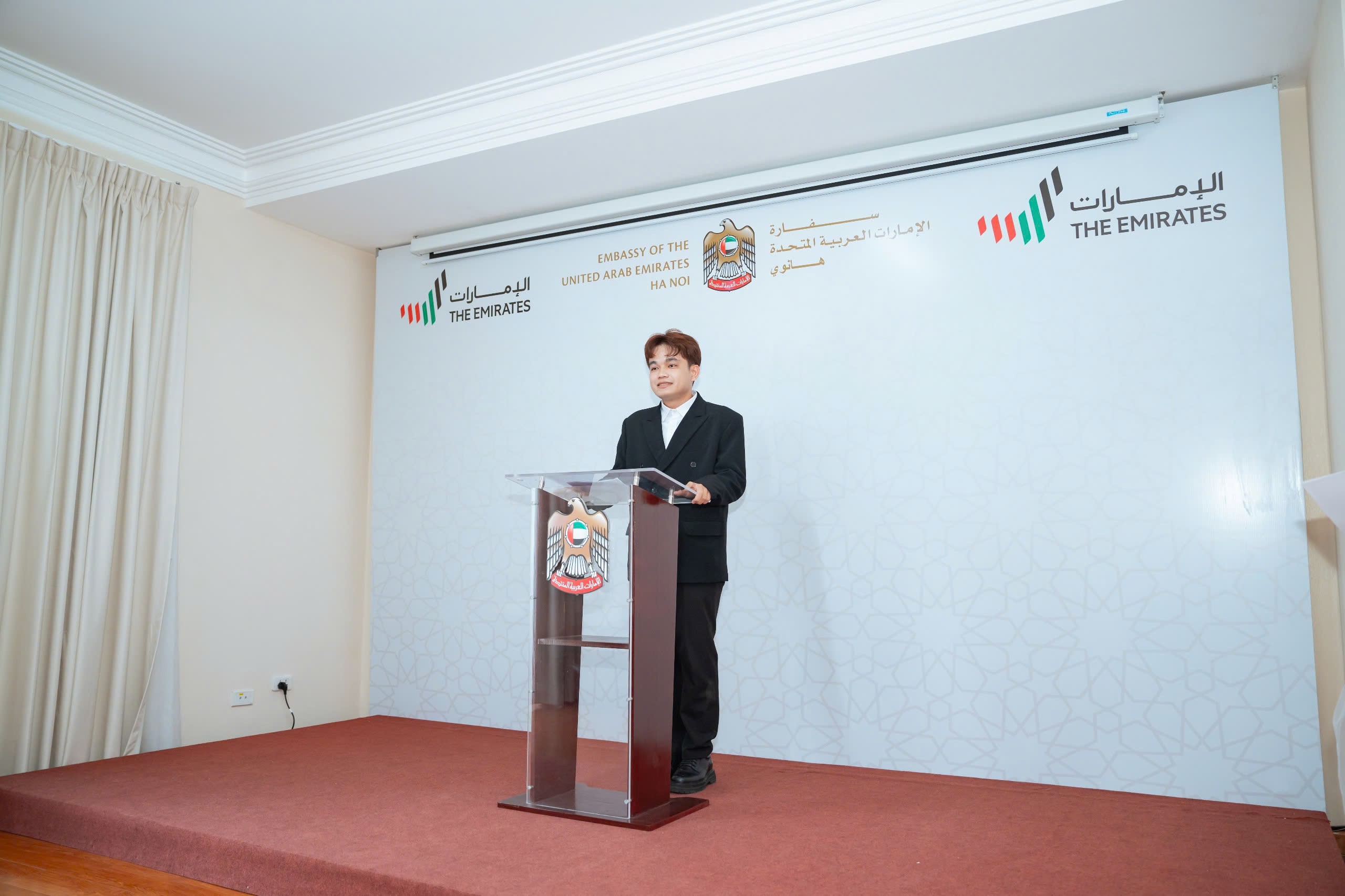 Đại sứ quán UAE vinh danh đội tuyển Đại học Lạc Hồng đạt giải quốc tế tại Dubai Đại sứ quán UAE vinh danh đội tuyển Đại học Lạc Hồng đạt giải quốc tế tại Dubai