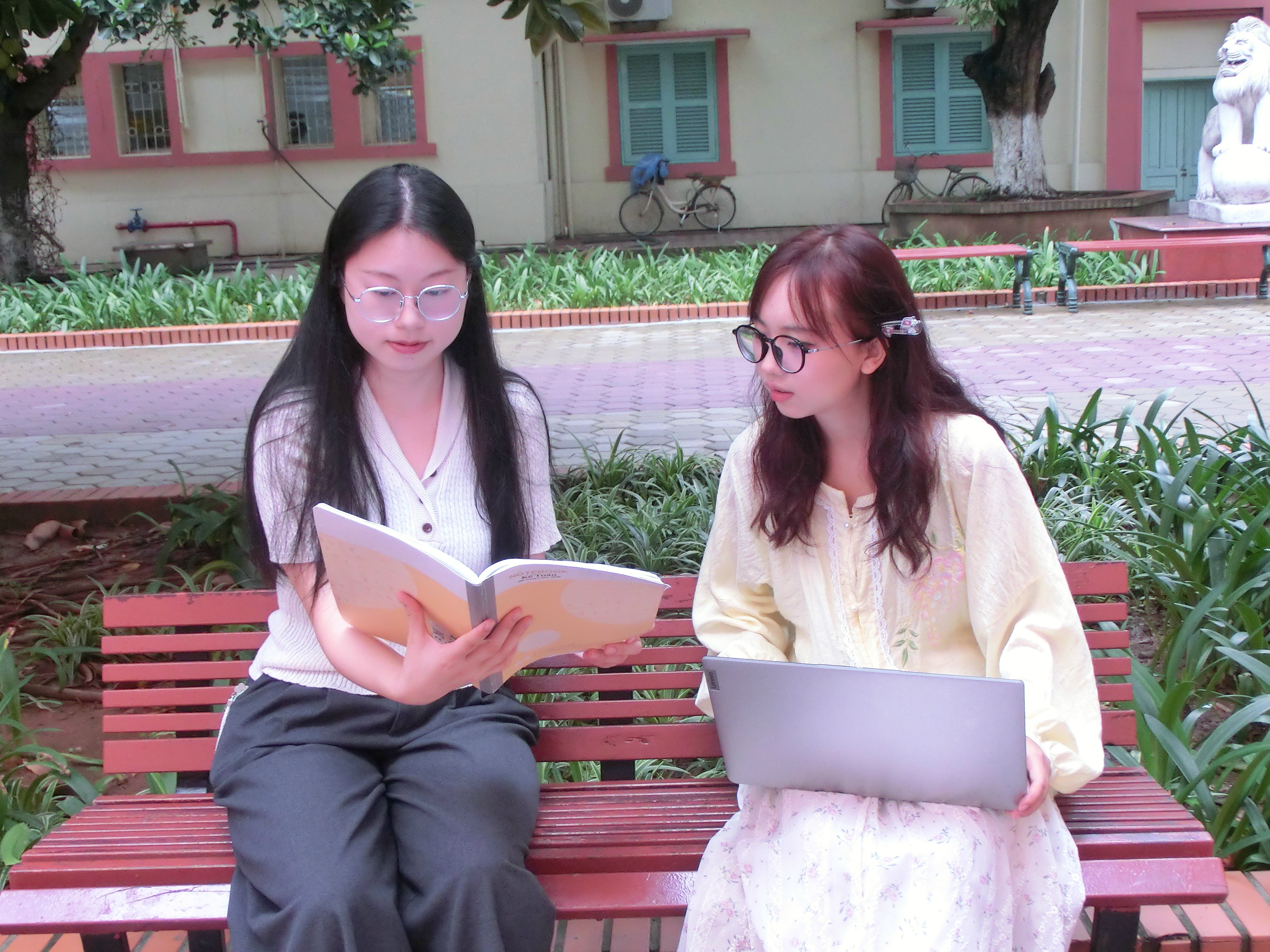Sinh viên Trung Quốc tìm cơ hội qua con chữ Việt