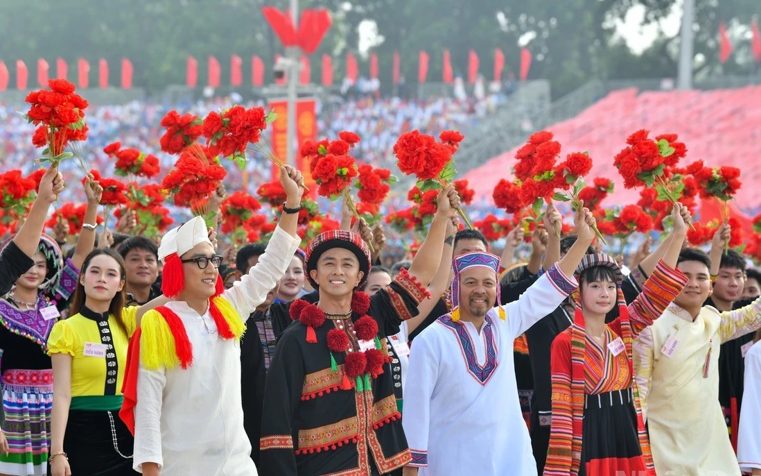 Vận dụng tư tưởng Hồ Chí Minh về “Đoàn kết, đoàn kết, đại đoàn kết” trong giai đoạn phát triển mới của đất nước