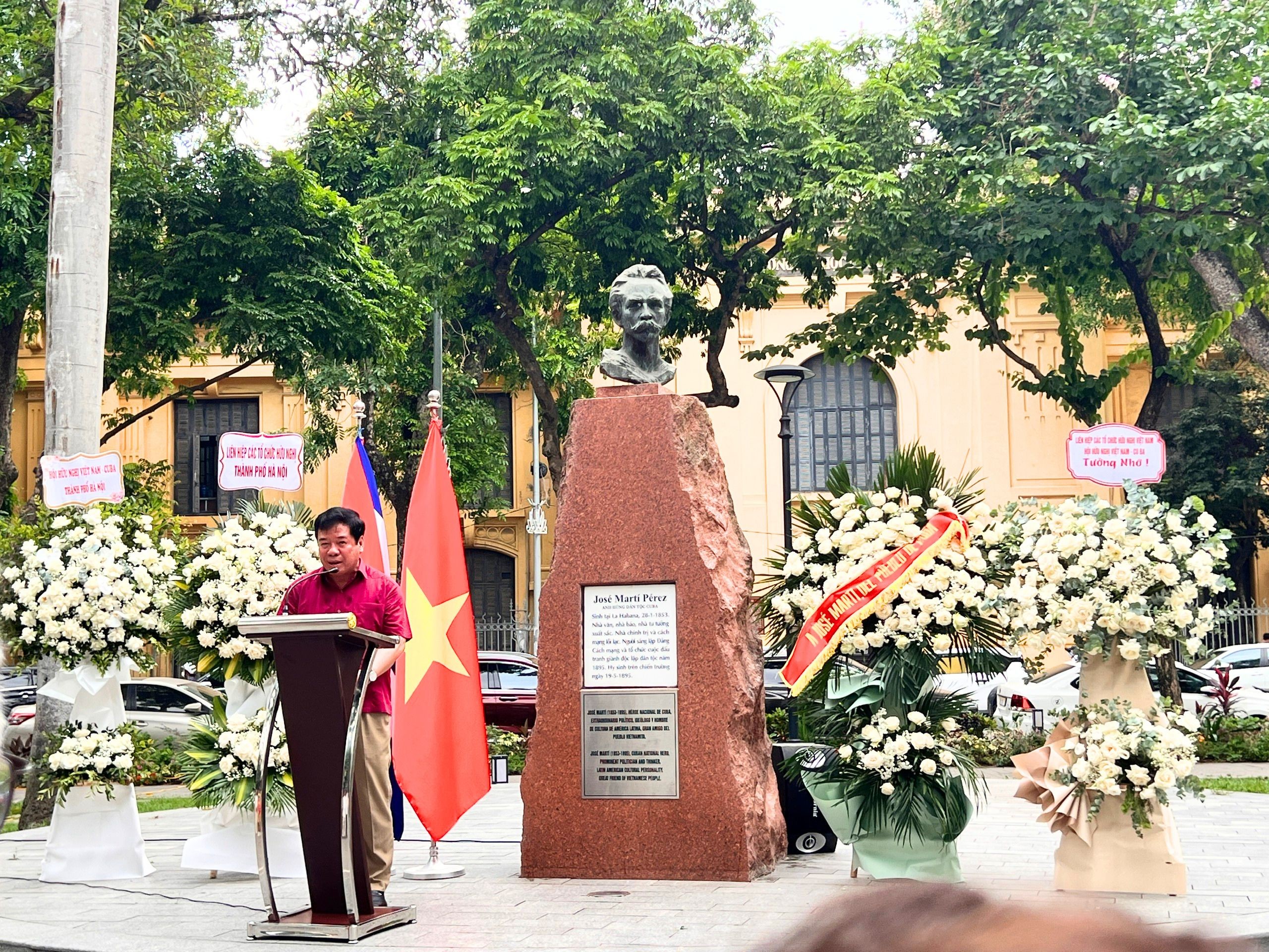 Phó Chủ tịch thường trực Hội hữu nghị Việt Nam - Cuba Nguyễn Viết Thảo phát biểu tại lễ tưởng niệm. (Ảnh: Hương Giang) Phó Chủ tịch thường trực Hội hữu nghị Việt Nam - Cuba Nguyễn Viết Thảo phát biểu tại lễ tưởng niệm. (Ảnh: Hương Giang)