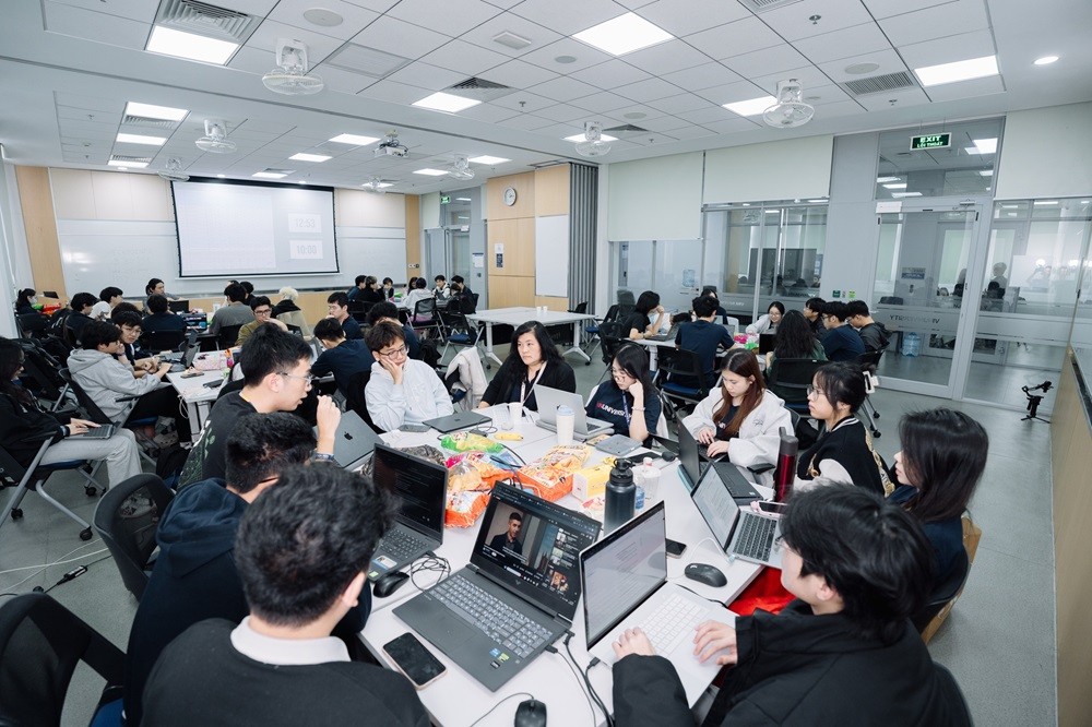 Asian Hackathon for Green Future hướng tới trở thành nền tảng thúc đẩy giao lưu, hợp tác xuyên biên giới của giới trẻ khu vực để phát triển những giải pháp thiết thực cho cộng đồng. Ảnh: Trường ĐH VinUni.