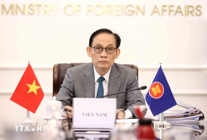 Lê Hoài Trung, Ủy viên Bộ Chính trị, Bộ trưởng Ngoại giao phát biểu tại cuộc họp Lê Hoài Trung, Ủy viên Bộ Chính trị, Bộ trưởng Ngoại giao phát biểu tại cuộc họp