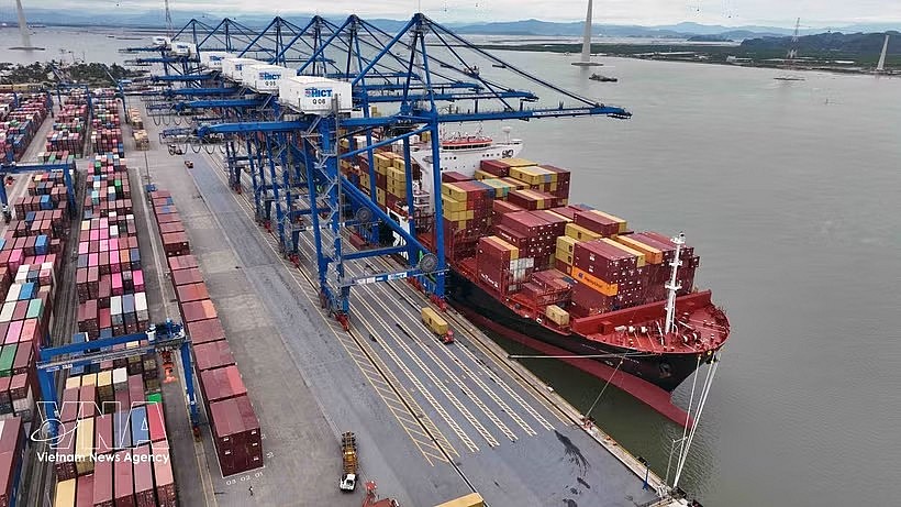 Exports and imports are handled at Hai Phong International Container Terminal. (Photo: VNA) Exports and imports are handled at Hai Phong International Container Terminal. (Photo: VNA)
