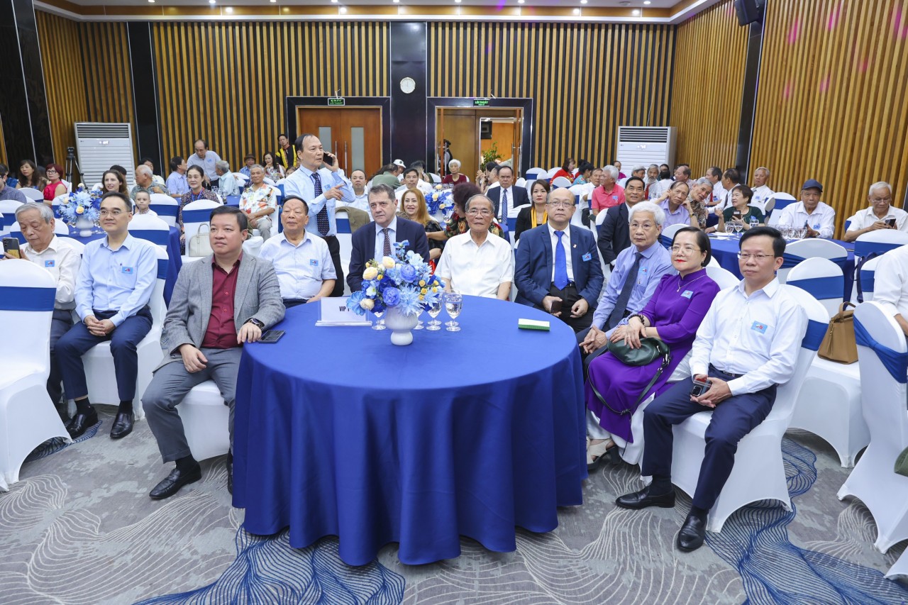 Vietnam - Bulgaria Foster Friendship through Culture and Education