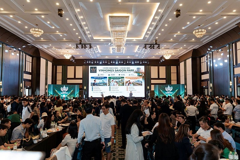 Vinhomes Sài Gòn Park “nóng” hơn thời tiết TP.HCM: Nghìn người chen chân tìm cơ hội an cư tại trung tâm mới phía Tây Bắc Vinhomes Sài Gòn Park “nóng” hơn thời tiết TP.HCM: Nghìn người chen chân tìm cơ hội an cư tại trung tâm mới phía Tây Bắc