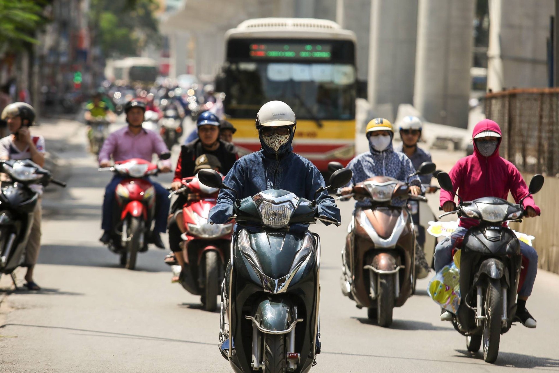 Thời tiết hôm nay (26/5): Hà Nội nắng nóng gay gắt, có nơi trên 40 độ C