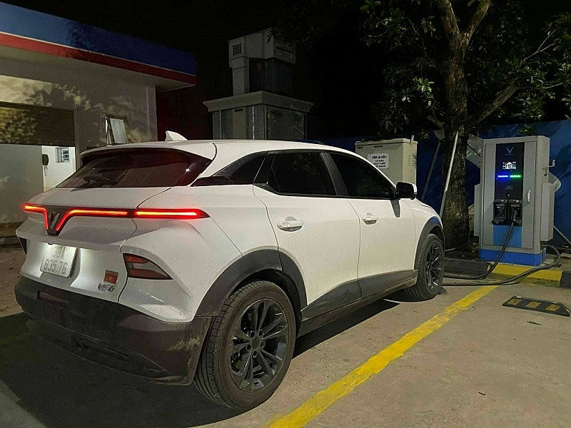 Chủ xe Gen Z: “VinFast VF 6 càng dùng càng thấy hợp, càng đi càng thấy thích” Chủ xe Gen Z: “VinFast VF 6 càng dùng càng thấy hợp, càng đi càng thấy thích”