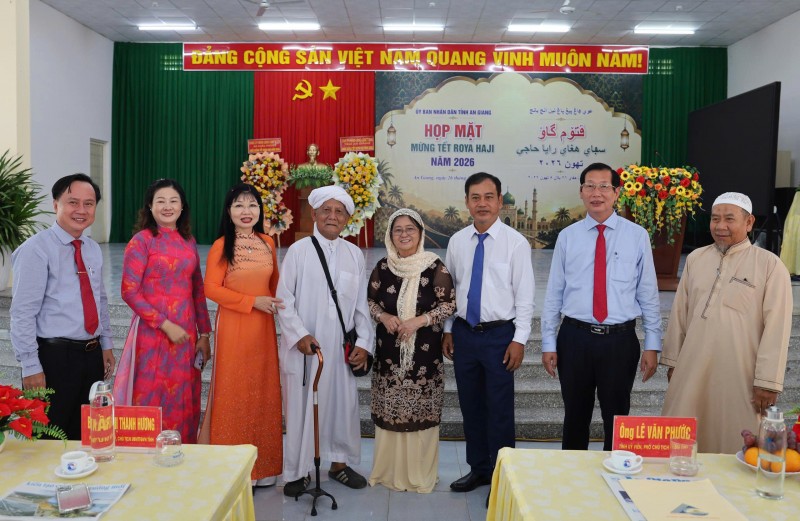Giữ trọn nét đẹp Tết Roya Haji trong đời sống đồng bào Chăm ở An Giang Giữ trọn nét đẹp Tết Roya Haji trong đời sống đồng bào Chăm ở An Giang