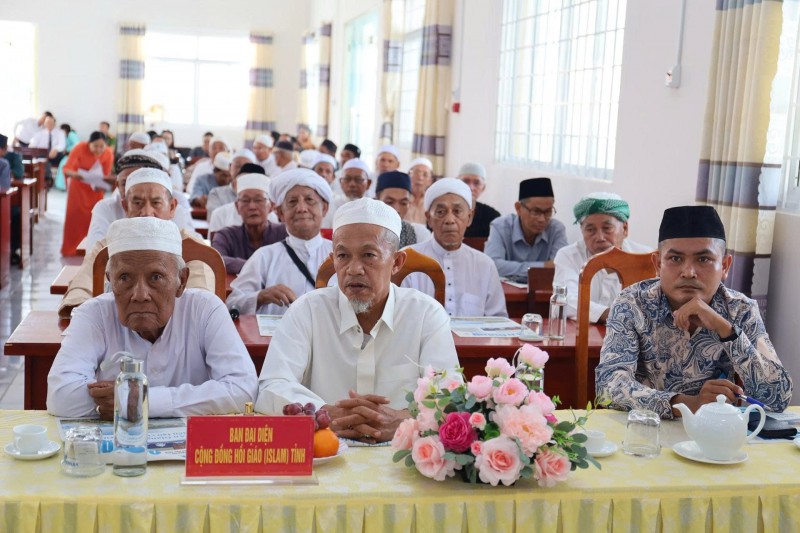Giữ trọn nét đẹp Tết Roya Haji trong đời sống đồng bào Chăm ở An Giang Giữ trọn nét đẹp Tết Roya Haji trong đời sống đồng bào Chăm ở An Giang
