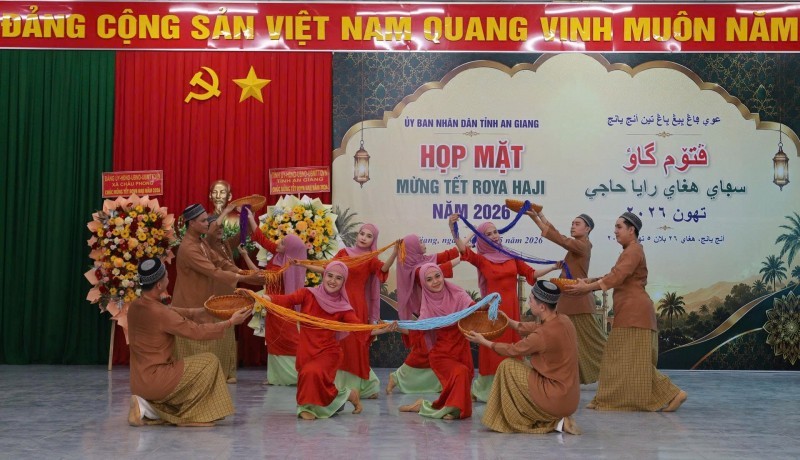 Preserving Beauty of Roya Haji Festival in Lives of Cham People in An Giang Preserving Beauty of Roya Haji Festival in Lives of Cham People in An Giang