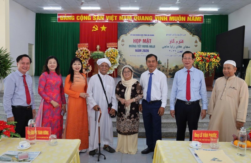Preserving Beauty of Roya Haji Festival in Lives of Cham People in An Giang Preserving Beauty of Roya Haji Festival in Lives of Cham People in An Giang
