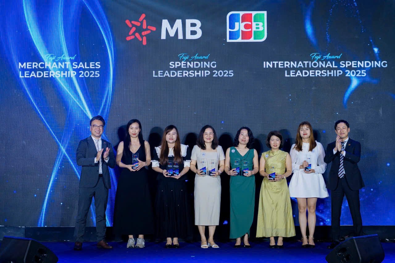 MB nhận 9 giải thưởng danh giá từ JCB MB nhận 9 giải thưởng danh giá từ JCB