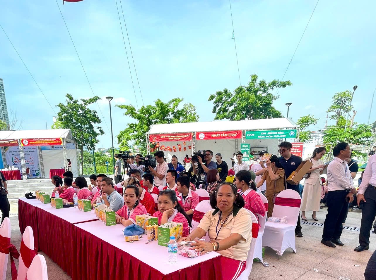 Trao yêu thương, tiếp sức trẻ em yếu thế nhân Ngày Quốc tế Thiếu nhi 1/6 Trao yêu thương, tiếp sức trẻ em yếu thế nhân Ngày Quốc tế Thiếu nhi 1/6