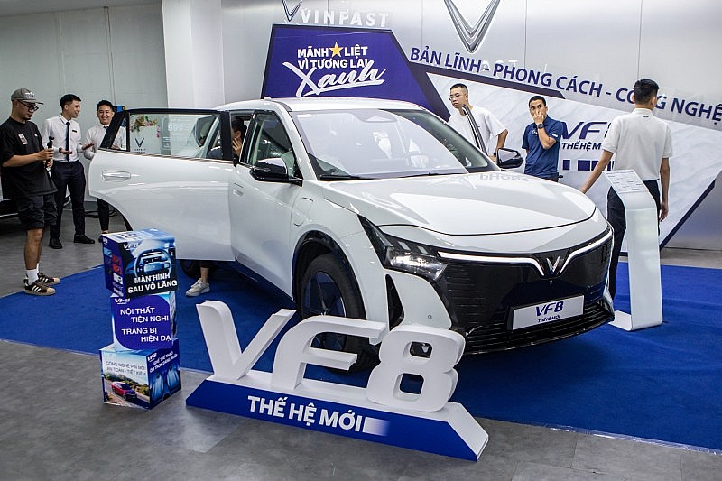 VinFast VF 8 mới: Hiệu năng cao, công nghệ đầy tay, khách hàng đua nhau chốt cọc trước giờ G VinFast VF 8 mới: Hiệu năng cao, công nghệ đầy tay, khách hàng đua nhau chốt cọc trước giờ G