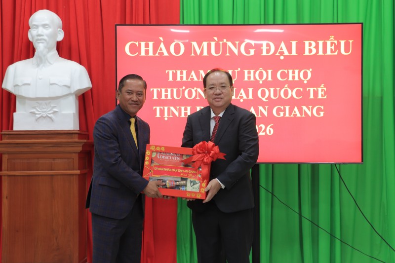 Thắt chặt quan hệ hữu nghị, hợp tác giữa An Giang với Lào, Campuchia Thắt chặt quan hệ hữu nghị, hợp tác giữa An Giang với Lào, Campuchia