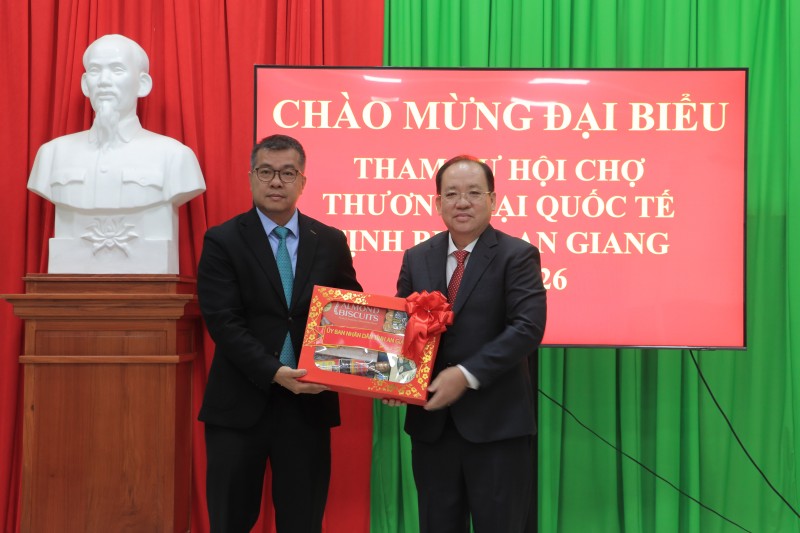 Thắt chặt quan hệ hữu nghị, hợp tác giữa An Giang với Lào, Campuchia Thắt chặt quan hệ hữu nghị, hợp tác giữa An Giang với Lào, Campuchia