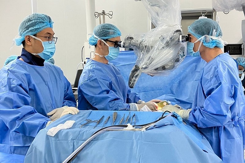 Lựa chọn Việt Nam mổ u não, bệnh nhân Campuchia phục hồi khả năng vận động và giao tiếp chỉ sau 6 ngày Lựa chọn Việt Nam mổ u não, bệnh nhân Campuchia phục hồi khả năng vận động và giao tiếp chỉ sau 6 ngày