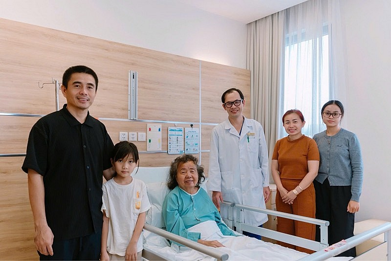 Lựa chọn Việt Nam mổ u não, bệnh nhân Campuchia phục hồi khả năng vận động và giao tiếp chỉ sau 6 ngày Lựa chọn Việt Nam mổ u não, bệnh nhân Campuchia phục hồi khả năng vận động và giao tiếp chỉ sau 6 ngày