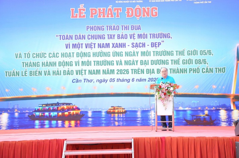 Cần Thơ phát động phong trào “Toàn dân chung tay bảo vệ môi trường, vì một Việt Nam xanh - sạch - đẹp” Cần Thơ phát động phong trào “Toàn dân chung tay bảo vệ môi trường, vì một Việt Nam xanh - sạch - đẹp”
